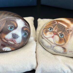 🐾Vintage Henry Lee Hand Painted Artstone Dog & Cat w OG Boxes Signed Paperweight